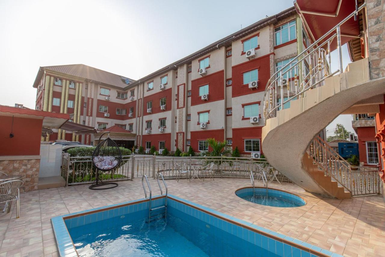 Ag Hotel And Suites Ogbodjo Eksteriør billede