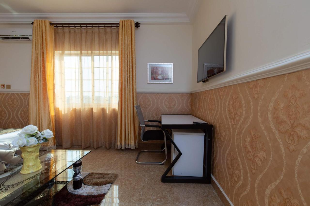 Ag Hotel And Suites Ogbodjo Eksteriør billede